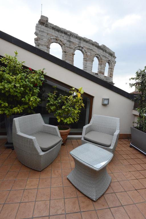 Апартаменты La Terrazza Sull'Arena Верона Экстерьер фото